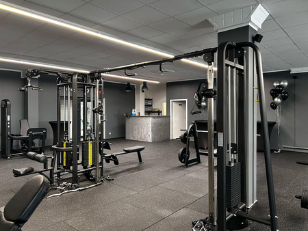 Máquina de ejercicios multiestación / Profesional / Oemmebi