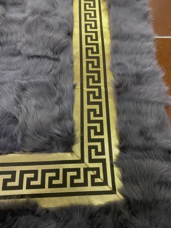 Tapis en peau de mouton style VERSACE - un élément élégant et unique de votre intérieur