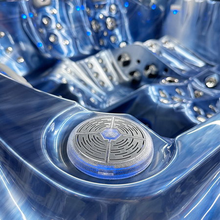 Garden Jacuzzi SPA748 F24 230x230 cm - tágas kikapcsolódás az otthoni fürdőben