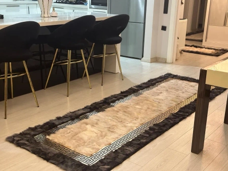 Luksusowy Dywan Premium z Owczej Skóry – Styl Versace, do eleganckich i klasycznych wnętrz
