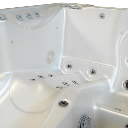 Zahradní vířivka SPA566 200x200 cm - luxusní lázeňská vana s vířivkou pro zahradu a terasu