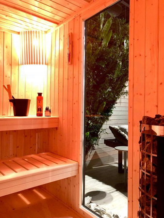 Sauna da esterno Musta per giardino 400x200 cm