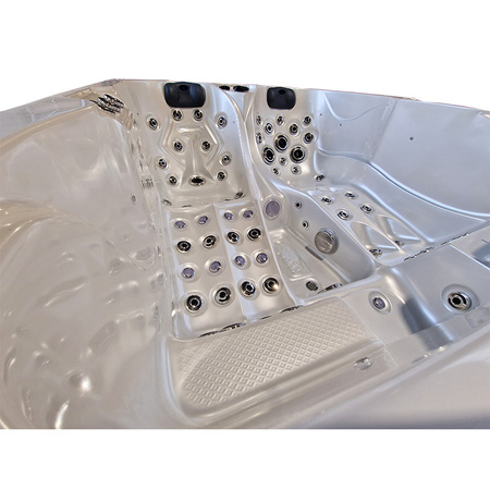 Garden Jacuzzi SPA102 210x160 cm - kaasaegne hüdromassaaživann aeda