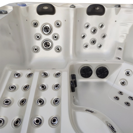 Garden Jacuzzi Hot Tub SPA743 220x220 cm – Spacious Relaxation for the Whole Family