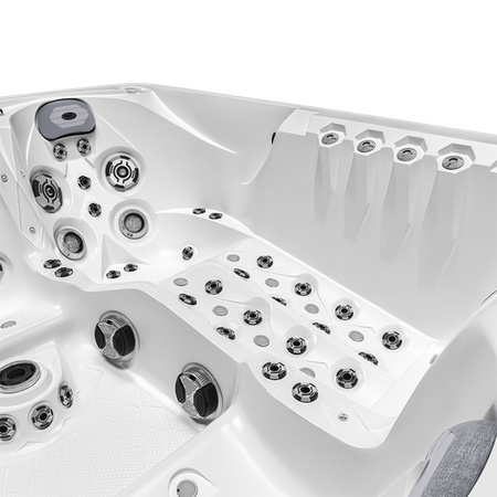 Utomhusjacuzzi SPA747 F27 210x210 cm – komfort och elegans