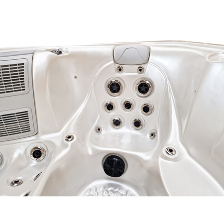 Dārza džakuzi vanna SPA565 170x210 cm - komforts un atpūta jūsu mājas spa