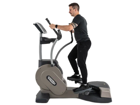 TECHNOGYM Nuevo crossover Excite 700 LED Usado/Reacondicionado - Perfecto estado