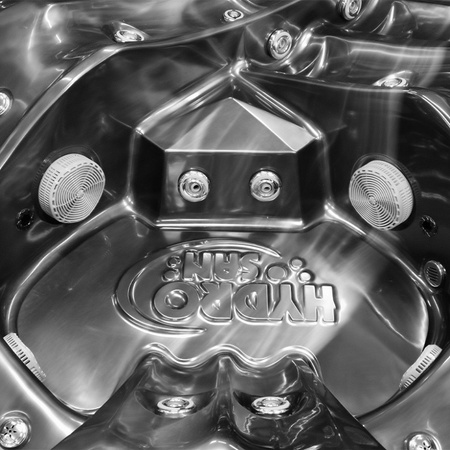 Jacuzzi za vrt SPA751 210x210 cm – luksuzno opuštanje u vašem vrtu