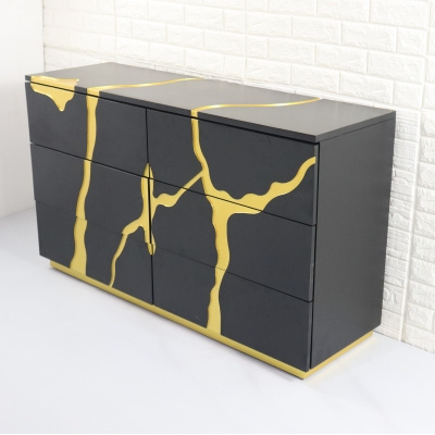 CÓMODA — MAGNETIC BLACK, ESCULTURAL • MDF lacado • 75 × 130 × 40 cm