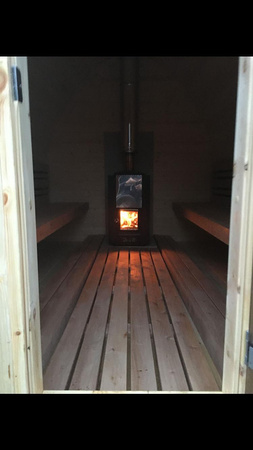 Pod 300 udendørs sauna / Harvia elektrisk eller brændeovn / Skandinavisk gran af høj kvalitet (Thermowood)