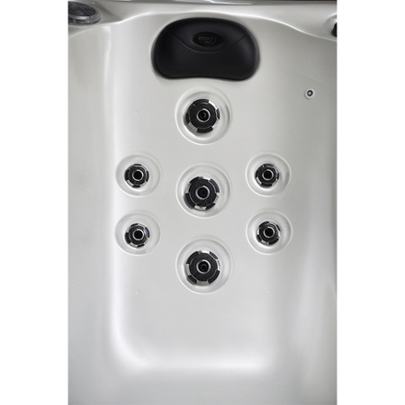 Hage-jacuzzi SPA750 200x200 cm – komfort og avslapning i hagen din