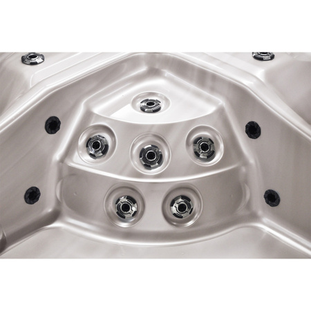 Jacuzzi ogrodowe SPA750 200x200 cm – komfort i relaks w Twoim ogrodzie