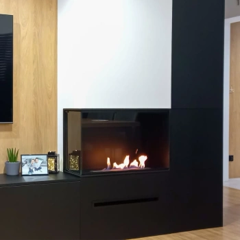 Iebūvēts stūra biokamīns Kreisais - BIO-EKO | Ekoloģisks un moderns kamīns