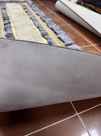 Luksusowy Dywan Premium ze Skóry Owczej – Elegancja w Stylu Versace