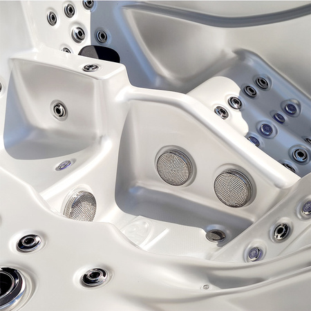 Garden Jacuzzi SPA403 230x230 cm - eksklusiivne spaa-vann 4 inimesele