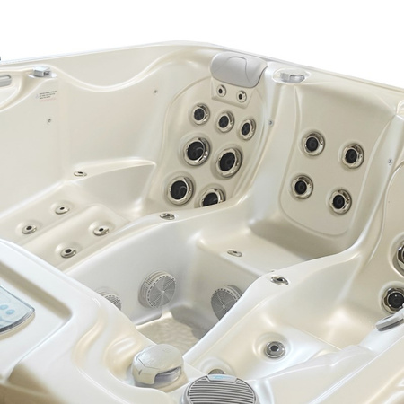 Jacuzzi ogrodowe SPA566 200x200 cm – luksusowa wanna SPA z hydromasażem do ogrodu i na taras