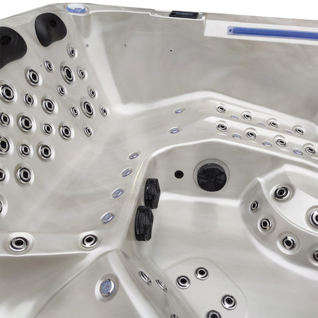 Garden Jacuzzi Hot Tub SPA743 220x220 cm – Spacious Relaxation for the Whole Family