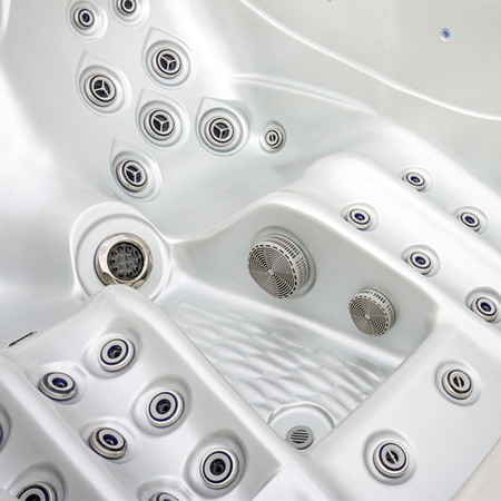 Vrtni jacuzzi SPA530 210x170 cm – kompaktna hidromasažna kada za vrt i terasu