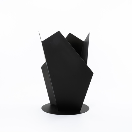 Brasero de jardín refinado Y-FIRE QualitySPA — (acero 3 mm, negro mate), «Escultura vertical de fuego»