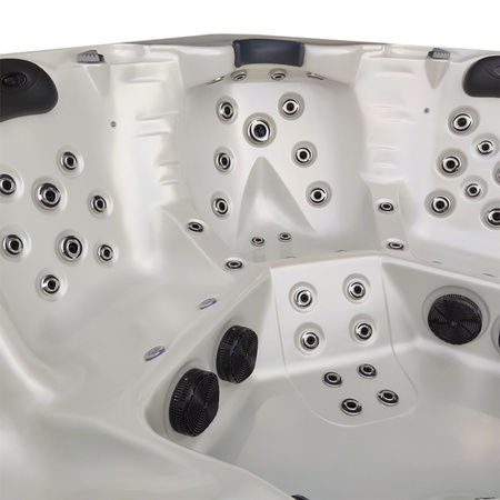 Garden Jacuzzi Hot Tub SPA743 220x220 cm – Spacious Relaxation for the Whole Family