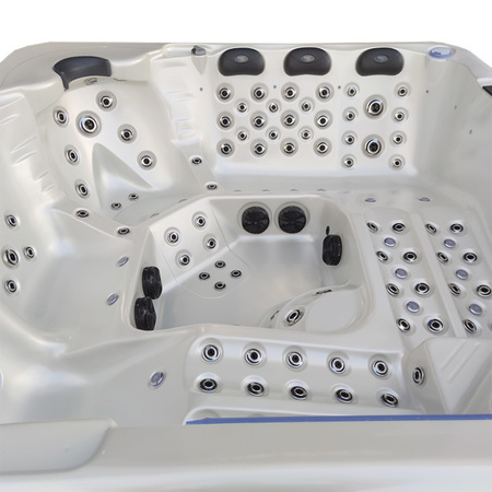 Garden Jacuzzi Hot Tub SPA743 220x220 cm – Spacious Relaxation for the Whole Family
