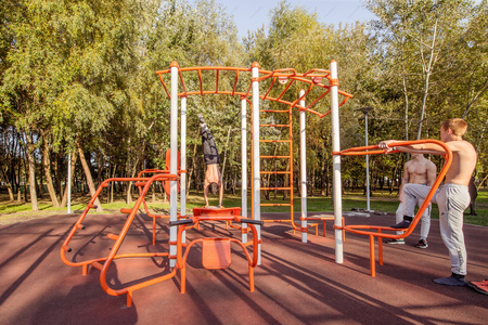 Station de Gym Multifitness MF5.4 - Station Extérieure Professionnelle
