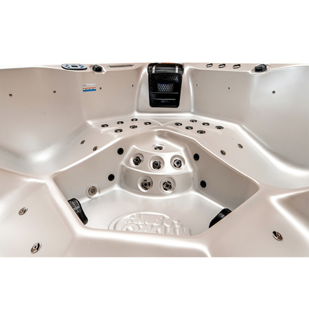 Garden Jacuzzi SPA750 200x200 cm – Comfort and Relaxation in Your Garden