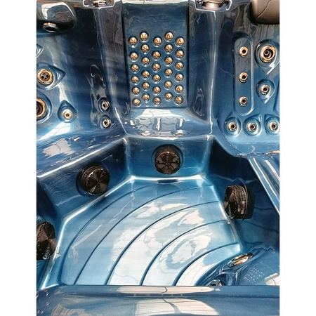 Dārza džakuzi vanna SPA561 210x210 cm - ērta atpūtas zona jūsu dārzā