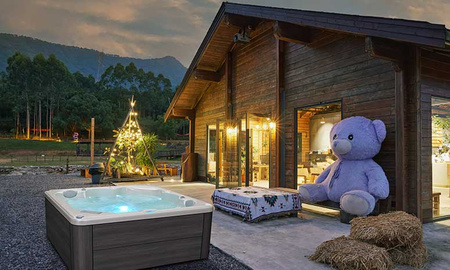 Jacuzzi OF-6004 – Luksusa mājas spa ar masāžu un LED