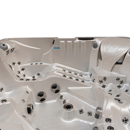 Garden Jacuzzi SPA746 Hot Tub 230x230 cm – Luxurious Relaxation Zone