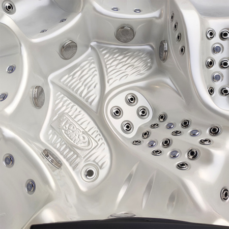 Εξωτερικό Τζακούζι SPA703A 230x230 cm – μια πολυτελής μπανιέρα SPA με υδρομασάζ