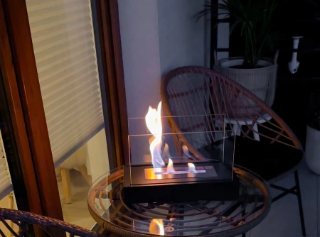 Biokominek wolnostojący Glow czarny strukturalny mat – nowoczesny design i ekologiczne ciepło