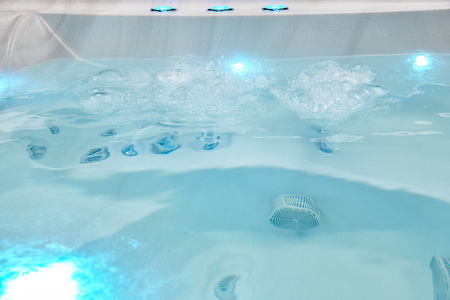 Елегантно Jacuzzi OF-6004 Pro – Луксозно SPA с хидромасаж, Bluetooth и LED