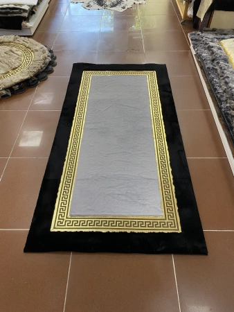 Juodai pilkas prabangus kilimas su auksiniais akcentais - rankų darbo, iš natūralios avies odos, "Versace" stilius