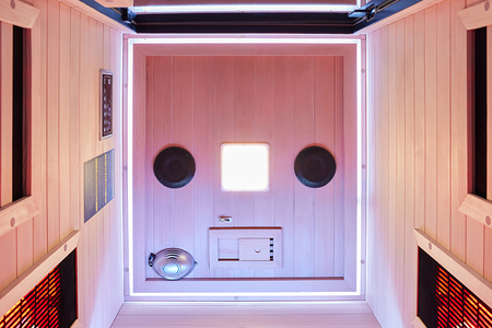 Вътрешна сауна OFS06C-1 – Комфортна инфрачервена сауна за апартамент