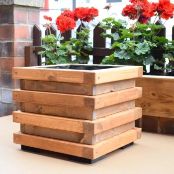 Ar rokām darināts koka dārza podiņš 29 cm - kvadrātveida, 15L augsnes, masīvs, dabīgs koks