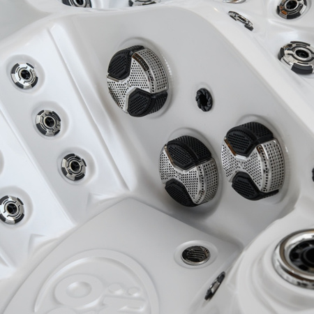 Utespa SPA748 F24 230x230 cm – rymlig avkoppling i ditt hemma-spa