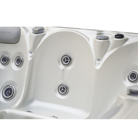 Jacuzzi ogrodowe wanna SPA531 200x200 cm – komfort i relaks w Twoim ogrodzie