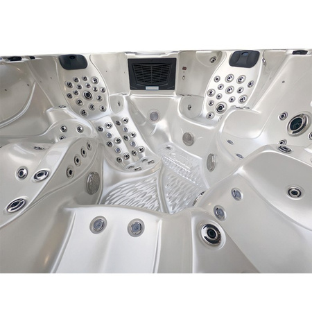 Jacuzzi de Jardim SPA703A 230x230 cm – uma luxuosa banheira de hidromassagem SPA