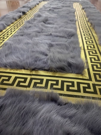 Schafsfellteppich im VERSACE-Stil - ein elegantes und einzigartiges Element für Ihr Interieur