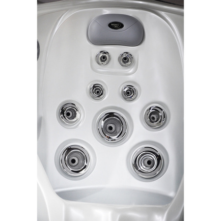 Utendørs jacuzzi SPA751 210x210 cm – luksuriøs avslapning i hagen din