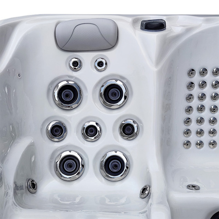 Dārza džakuzi vanna SPA560 220x220 cm - greznība un pilnīga atpūta jūsu dārzā