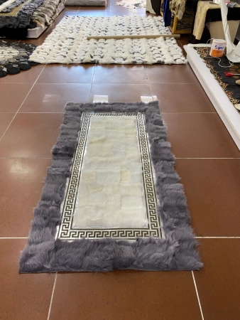 Tappeto di lusso in pelle di pecora naturale - un elegante tappeto fatto a mano in stile VERSACE