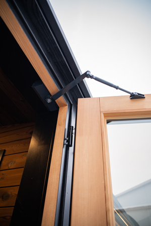 Luksuriøs Moderne Udendørs Sauna Cube Premium Plus Til Haven Med Panoramaudsigt Året Rundt