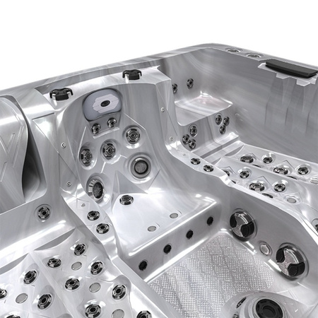 Jacuzzi til haven SPA747 F27 210x210 cm – komfort og elegance