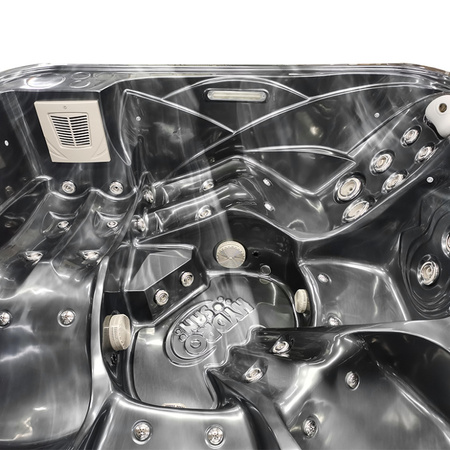 Vrtni jacuzzi SPA751 210x210 cm - razkošna sprostitev na vašem vrtu