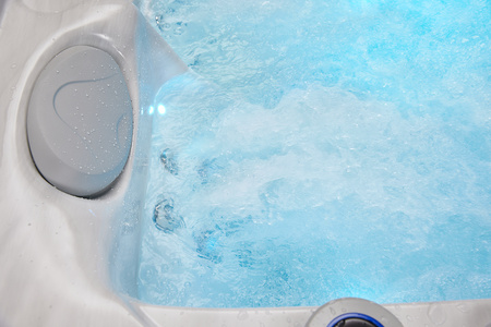 Jacuzzi OF-5003 Pro – Lyxigt 5-personers SPA med 79 strålar och LED-belysning
