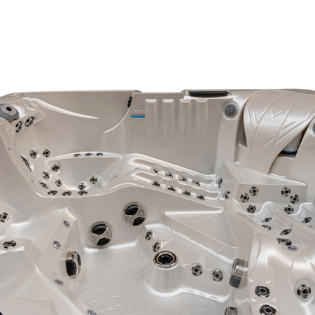 Garden Jacuzzi SPA746 Hot Tub 230x230 cm – Luxurious Relaxation Zone