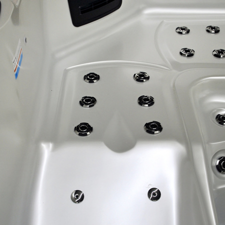 Jacuzzi de jardin SPA750 200x200 cm – confort et relaxation dans votre jardin