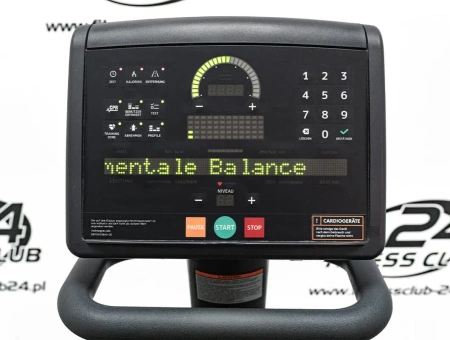 TECHNOGYM Excite 1000 LED легнал велосипед Използван/възстановен - перфектно състояние